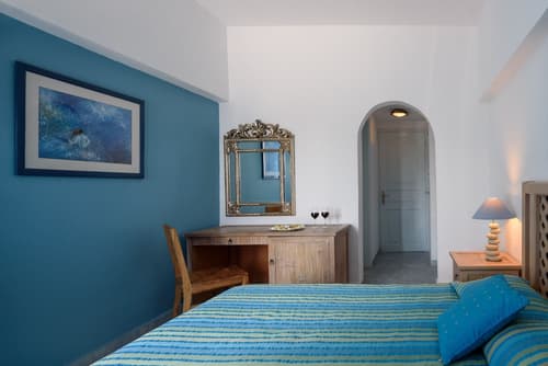 Alesahne Beach, Room