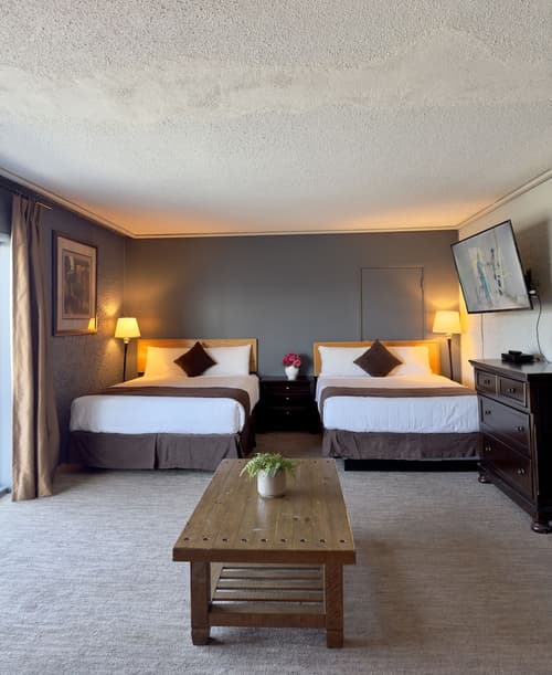 Divya Sutra Plaza and Conference Centre, Vernon, BC, Room