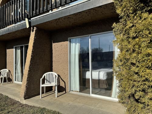 Divya Sutra Plaza and Conference Centre, Vernon, BC, Room