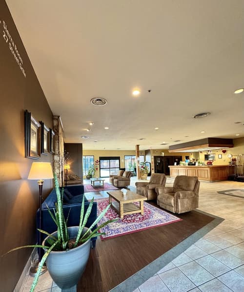 Divya Sutra Plaza and Conference Centre, Vernon, BC, Lobby