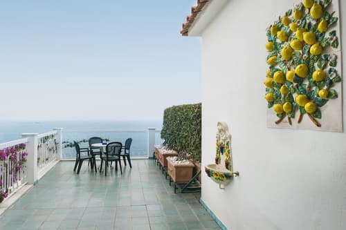 Hotel Bellevue Suite, Primary image