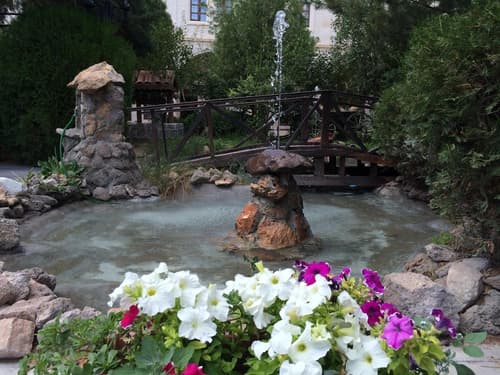 Burcu Kaya Hotel, Property grounds