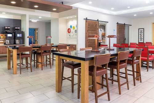 Holiday Inn Express & Suites Las Vegas SW - Spring Valley by IHG