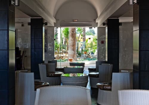 Hotel Samira Club - Caters to Couples, Lobby sitting area