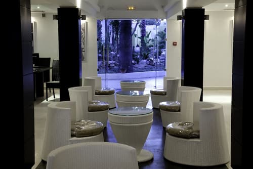 Hotel Samira Club - Caters to Couples, Lobby sitting area
