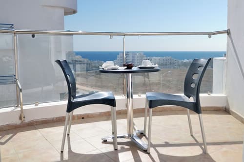 Intouriste Hôtel & Suites, Room