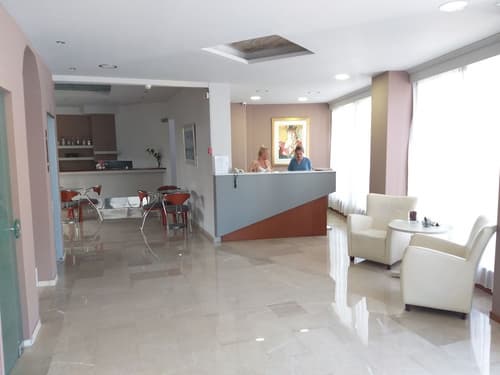 Apollo Hotel, Reception