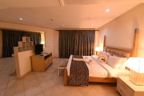 Diani Reef Beach Resort & Spa - Your Beachfront Bliss Awaits, Room
