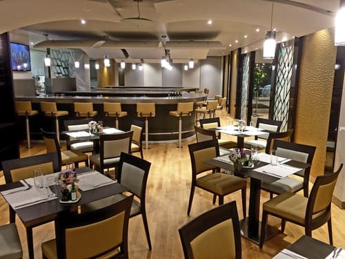 Nash Airport Hotel, Restaurant