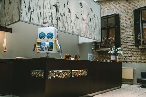 Hanza Hotel, Reception