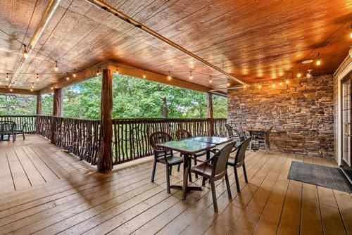 La Quinta Inn & Suites by Wyndham Boone University, Terrace/patio