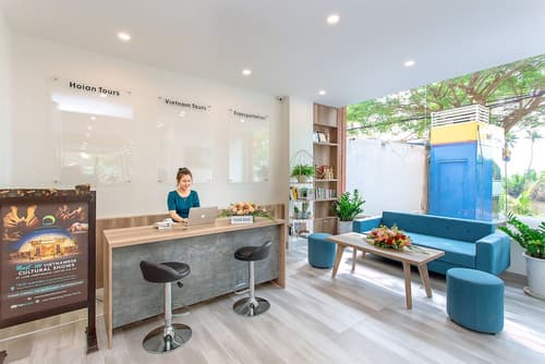 Aurora Riverside Hotel and Spa, Concierge desk