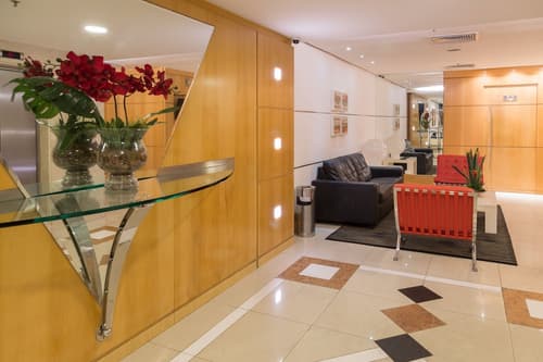 Hotel Astoria Palace, Reception