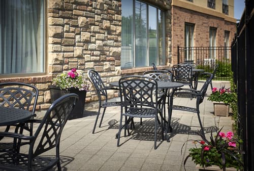 Holiday Inn Express & Suites Huntsville by IHG, Terrace/patio