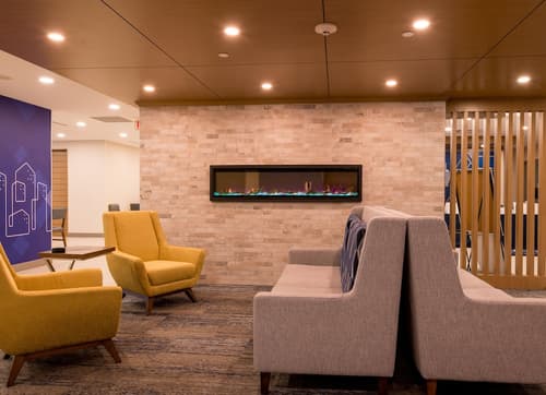 Holiday Inn Express & Suites Huntsville by IHG, Lobby sitting area