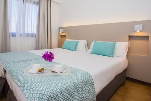 Apartamentos Los Tulipanes, Room