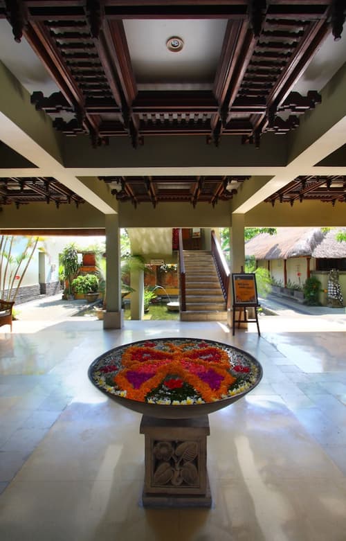 AlamKulKul Boutique Resort Kuta Bali, Interior entrance