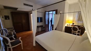 Saturnia Tuscany Hotel