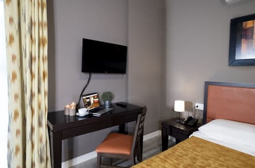 Quadra Key Easy Home In Florence, Room