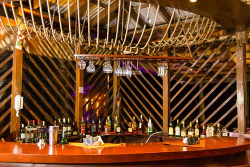 Manatus Hotel, Bar (on property)