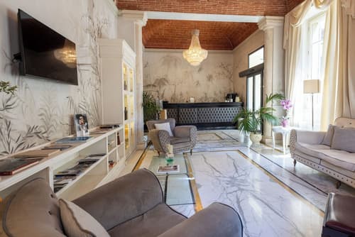 Hotel Embassy, Lobby sitting area