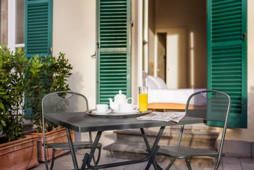 Hotel Embassy, Terrace/patio