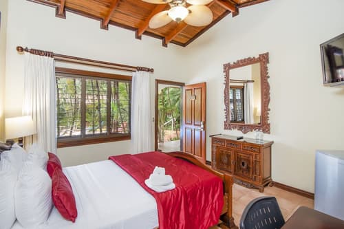 Hotel Villas Lirio