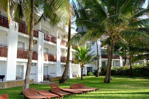 Voyager Beach Resort, Property grounds