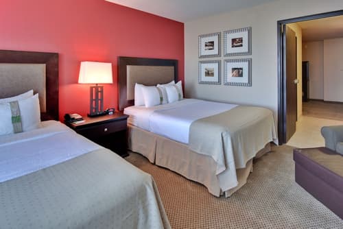 Holiday Inn & Suites Bakersfield by IHG, Room