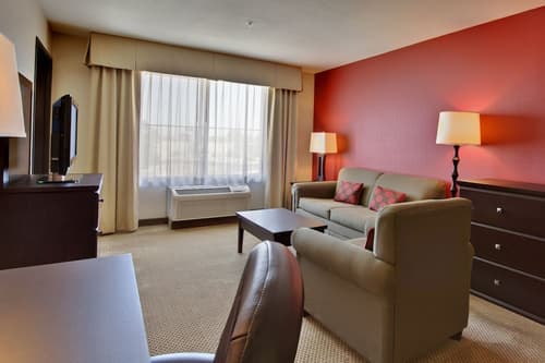 Holiday Inn & Suites Bakersfield by IHG, Room