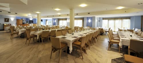 Aregai Marina Hotel & Residence, Dining