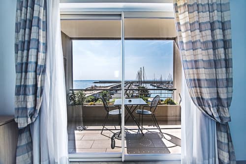 Aregai Marina Hotel & Residence, Room