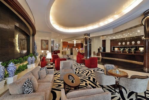 Grand Millennium Dubai, Lobby