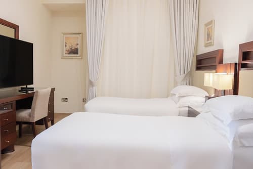 Grand Millennium Dubai, Room