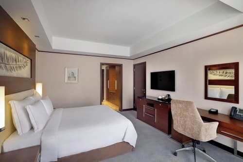 Grand Millennium Dubai, Room