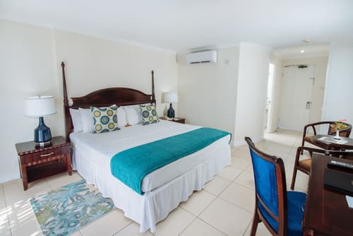 Bay Gardens Marina Haven, Room