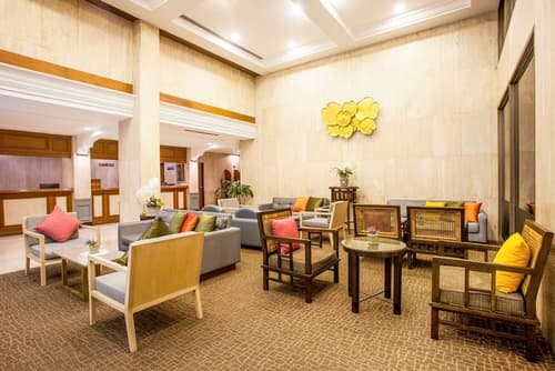 Phuket Merlin Hotel, Lobby sitting area