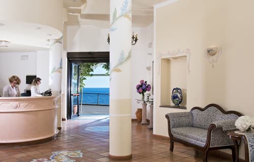 Hotel Club Due Torri, Reception