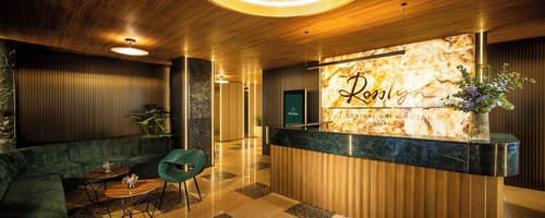 Rosslyn Central Park Hotel