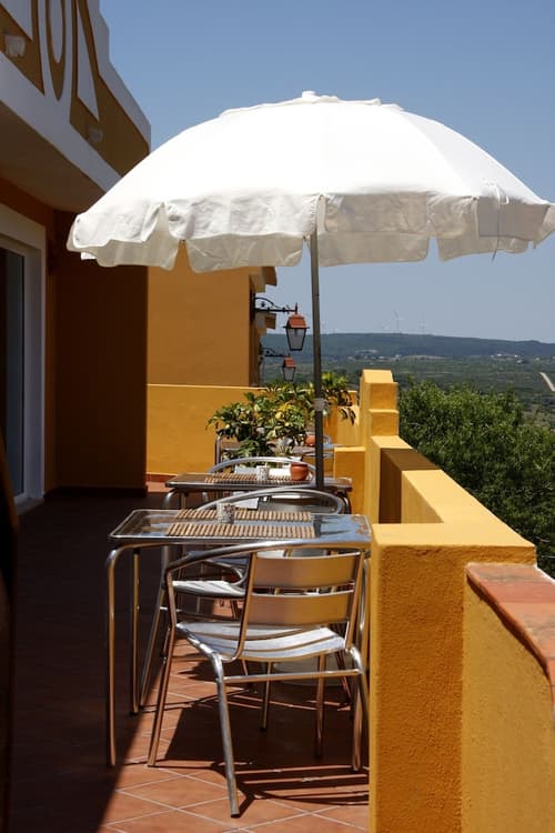 Montinho de Ouro, Balcony