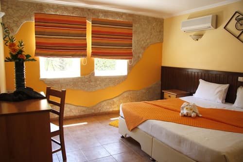 Montinho de Ouro, Room