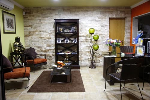 Montinho de Ouro, Lobby sitting area