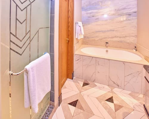 Suncoast Hotel & Towers, Room