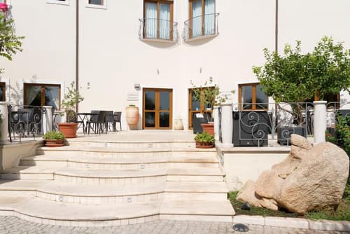 Hotel Brancamaria, Exterior