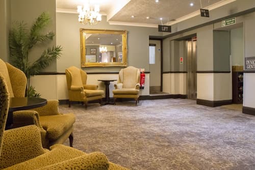 The Royal Victoria Hotel, Reception