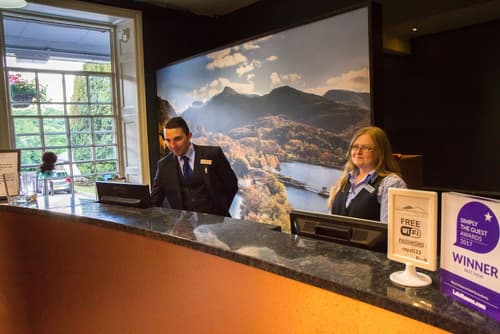 The Royal Victoria Hotel, Reception