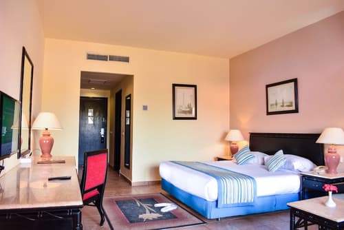 Parrotel Aquapark Resort