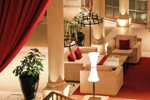 Schlosshotel Kitzbühel, Lobby sitting area