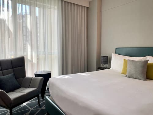 Warwick Le Crystal - Montréal, Room