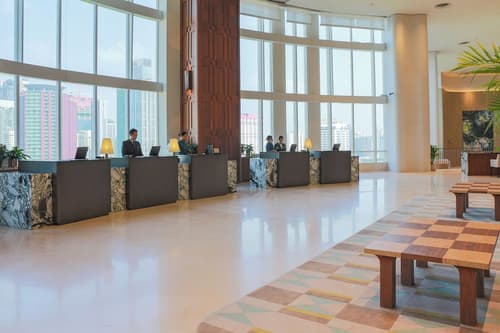 Centara Grand at CentralWorld, Reception